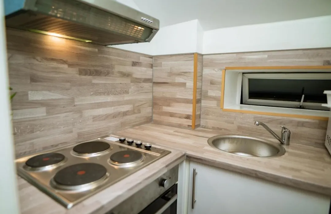 Manchester City-Centre Apartment With Dedicated Workspace, Sleeps 4-1