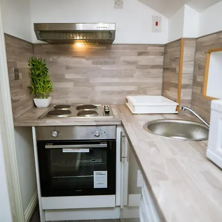 Manchester City-Centre Apartment With Dedicated Workspace, Sleeps 4-2